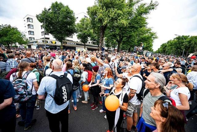 Warum gibt es noch Corona-Demos?