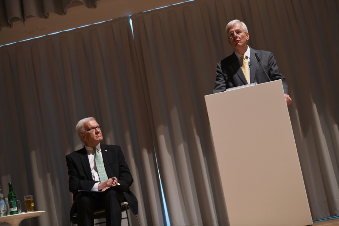Kretschmann und Roche-Verwaltungsratspräsident Christoph Franz  | Foto: Juri Junkov