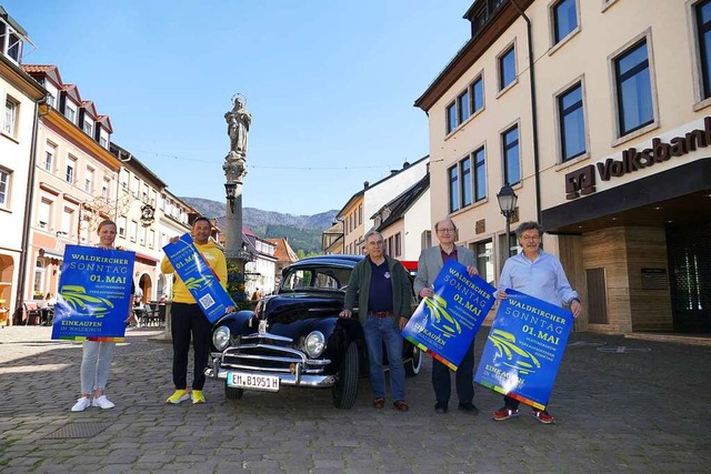 Oldtimer sollen am Sonntag Menschen na...h locken &#8211; und in die Geschfte.  | Foto: Sylvia Sredniawa