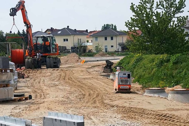 Fr rund 340&#8197;000 Euro geht die E...gebiet Obere Mhle in Weisweil weiter.  | Foto: Ilona Huege