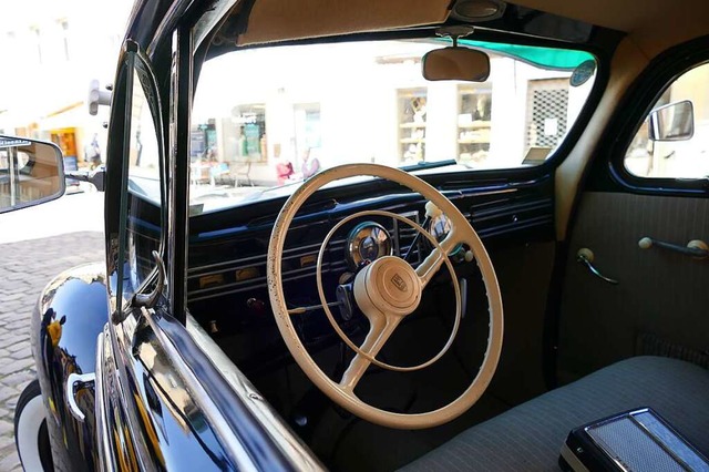 Oldtimer auf dem Waldkircher Marktplatz  | Foto: Sylvia Sredniawa