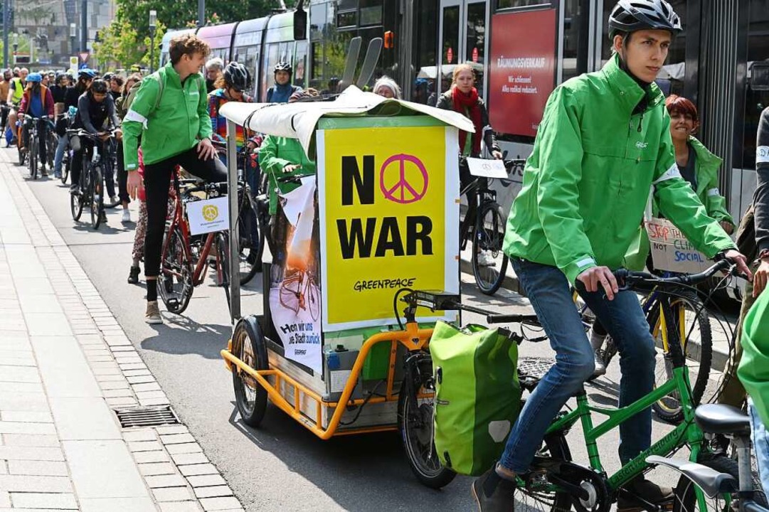 Fahrraddemo von Greenpeace für Frieden und gegen Abhängigkeit von Öl  | Foto: Thomas Kunz