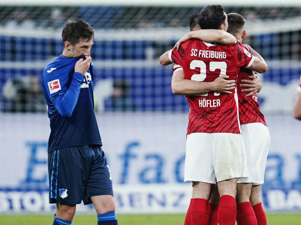 Am Ende bekommt der Sportclub die Fhrung ber die Zeit und gewinnt mit 3:4.