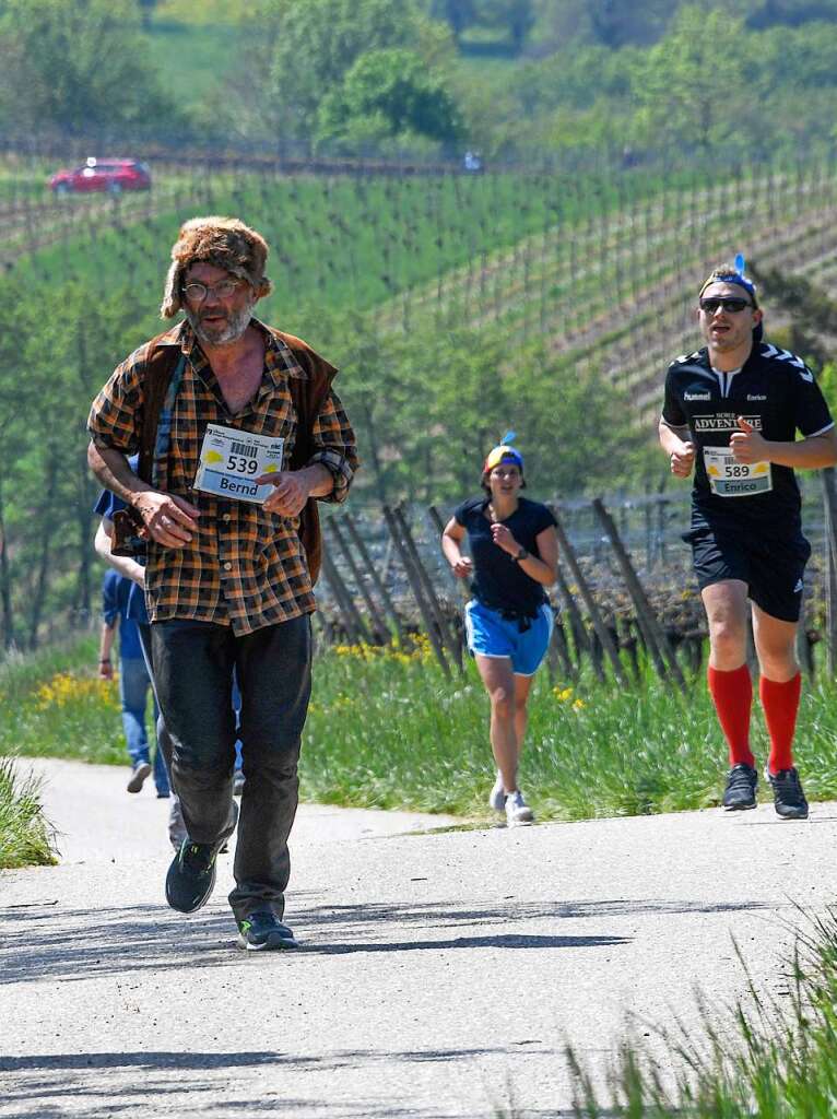 Knapp 700 Luferinnen und Lufer haben sich auf die beiden Strecken zum Halbmarathon und zum Viertelemarathon begeben. Viele starteten in phantasievollen Kostmen.