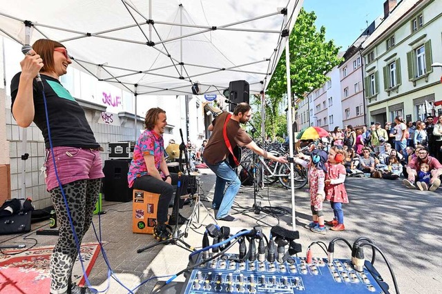 In der Belfortstrae spielte am Sonnta...derem die Band &#8222;Schalako&#8220;.  | Foto: Thomas Kunz