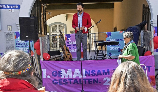 Der Bundestagsabgeordnete Takis Mehmet Ali bei seiner Rede.   | Foto: Volker Mnch