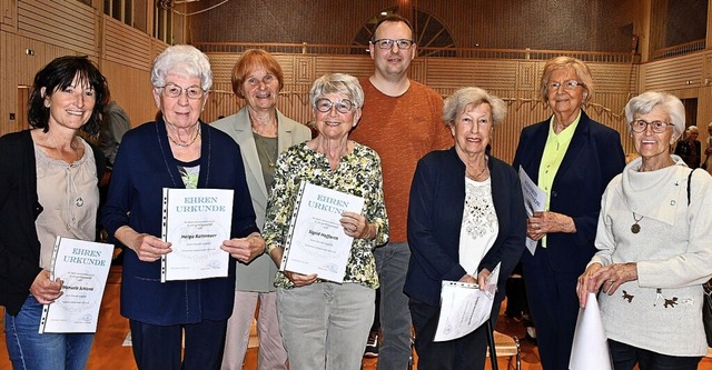 Die Geehrten (von links):  Manuela Sch...arth, Edith Popp und Christine Heitz.   | Foto: Heinz und Monika Vollmar