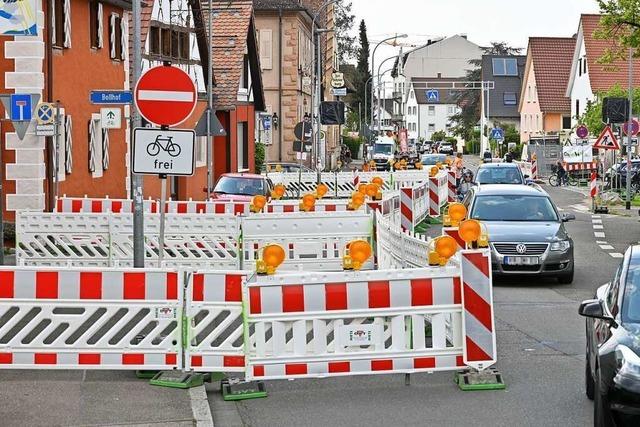 Nach 25 Jahren Vorlauf wird der Uffhauser Platz in Freiburg-St. Georgen aufgehbscht