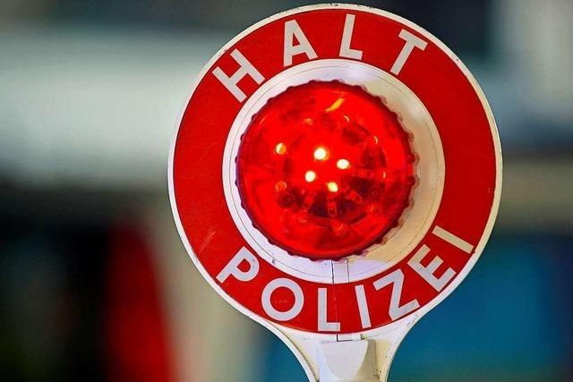 Alkoholisierter Autofahrer flüchtet nach einem Unfall in Freiburg-Herdern