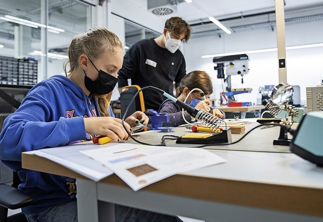 Schlerinnen drfen beim Girls&#8217; Day  bei Testo Industrial Services lten.  | Foto: Testo Industrial Service