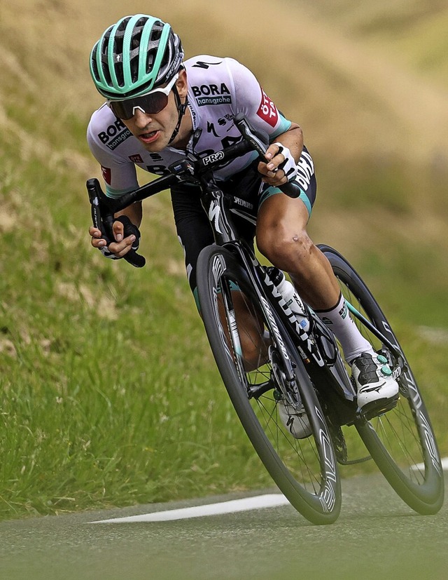 Emanuel Buchmann (hier bei der Tour de... Verletzungen und Strzen ausgebremst.  | Foto: Luca Bettini via www.imago-images.de