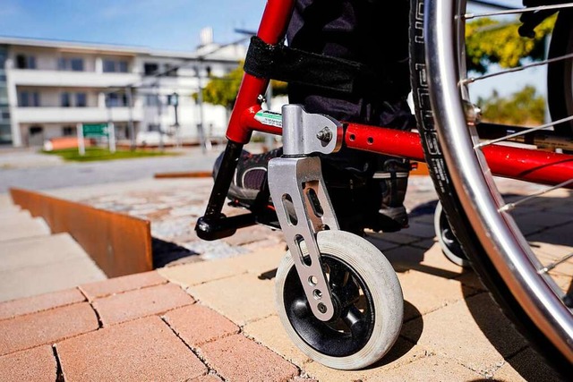 Fr Menschen mit Behinderung nutzbar u...indertenbeirat immer wieder dafr ein.  | Foto: Uwe Anspach (dpa)