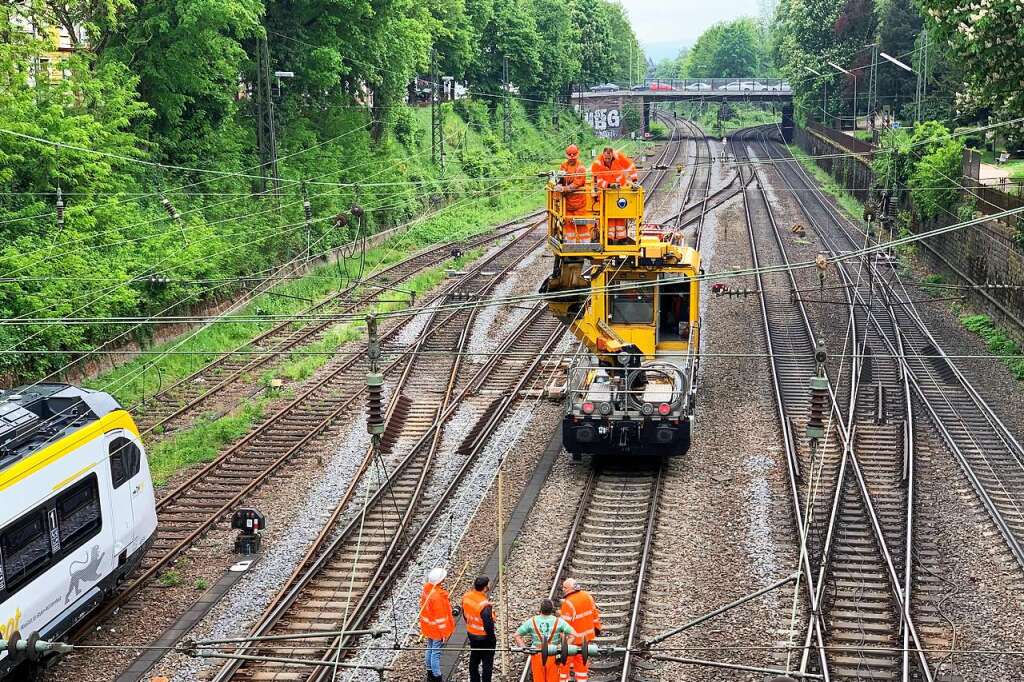 Oberleitungsschaden Legt Bahnverkehr Teilweise Lahm - Offenburg ...