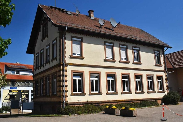 Zwei Wohnungen fr Geflchtete plant F...m alten Schulgebude in Ottoschwanden.  | Foto: Benedikt Sommer