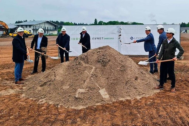 Spatenstich im Gewerbepark Breisgau fr den neuen Firmensitz.  | Foto: Holger Schindler