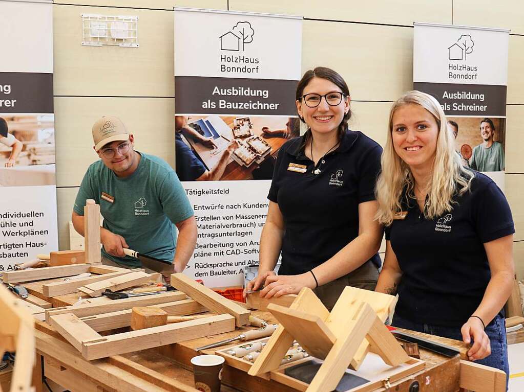 Die HeDu-Messe (von Dunkemotoren und Hectronic) mit 40 Ausstellern zog Schlerinnen und Schler aus der ganzen Region an.