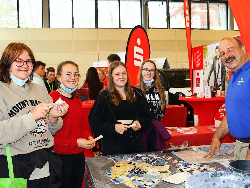 Die HeDu-Messe (von Dunkemotoren und Hectronic) mit 40 Ausstellern zog Schlerinnen und Schler aus der ganzen Region an.