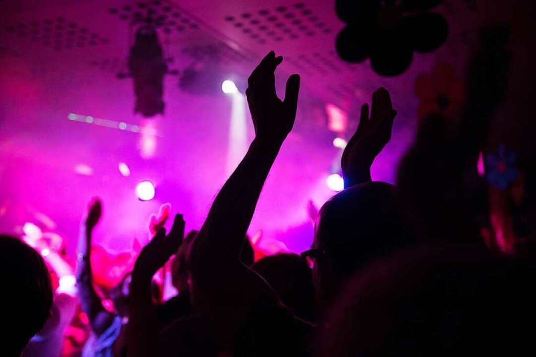 Am Freitag findet im Rng Teng Teng eine Party mit Afrobeats statt. (Symbolbild)  | Foto: Andrea Warnecke (dpa)
