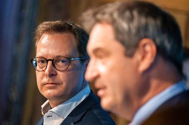 Der Neue und sein Chef: CSU-Generalsek...artin Huber mit Markus Sder  (rechts)  | Foto: Peter Kneffel (dpa)