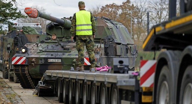 Eine Panzerhaubitze des Typs 2000, wie...hland sie nun an die Ukraine  liefert.  | Foto: Philipp Schulze