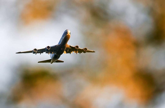 Eine Boeing 747 wird ber Lahr zu sehen sein.  | Foto: Jan Woitas (dpa)