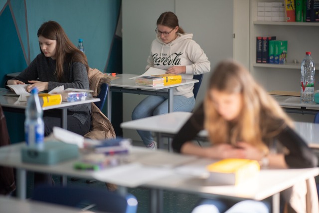 Am Beruflichen Schulzentrum darf das Mathe-Abi wiederholt werden. (Symbolbild)  | Foto: Sebastian Gollnow (dpa)