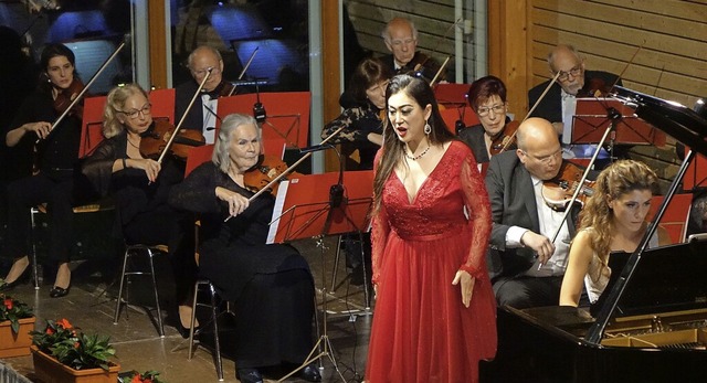 Im Konzert &#8222;Typisch Mozart!&quot...iana Pletea als umjubelte Solistinnen.  | Foto: Roswitha Frey