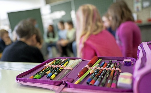 Soziale Pandemiefolgen: Die SPD will   die Schulsozialarbeit ausweiten.  | Foto: Marijan Murat (dpa)