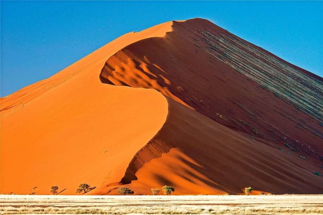 Die imposanten, roten Dnen erwarten Sie rund um das Soussusvlei.  | Foto: DER Touristik Deutschland GmbH