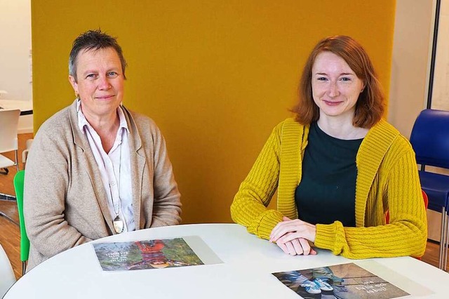 Claudia Wllner-Bhmer (links) und Julia Fait bilden Tageseltern aus.  | Foto: Herbert Frey