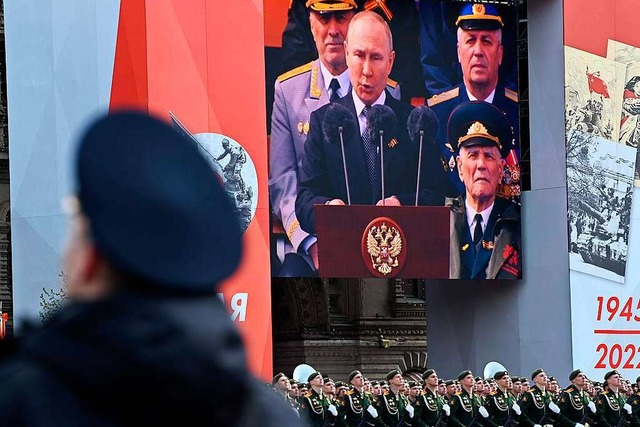 Putins Rede zum &#8222;Tag des Sieges&...ten Platz auf Groleinwand bertragen.  | Foto: KIRILL KUDRYAVTSEV (AFP)
