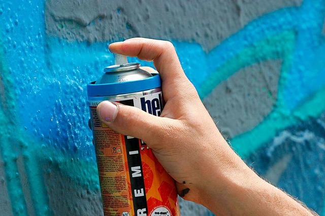 Professionelle Graffitiknstler sollen...er neuen Denzlinger Ortsmitte bemalen.  | Foto: Tobias Felber