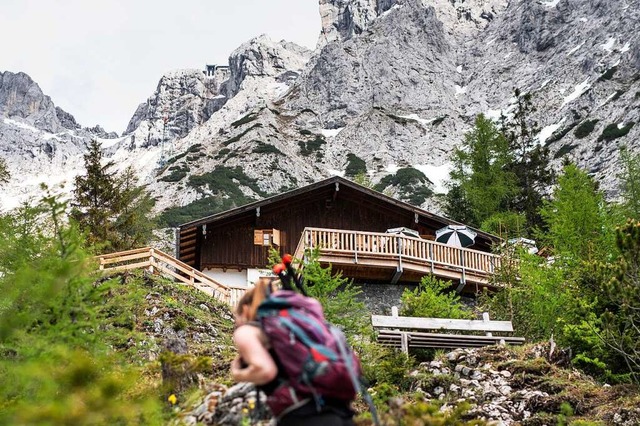 Unten grn, oben kahl: die Mittenwalder Htte im Karwendelmassiv  | Foto: Matthias Balk