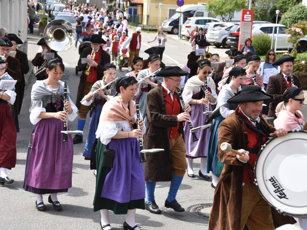 Hausen feiert das Hebelfest