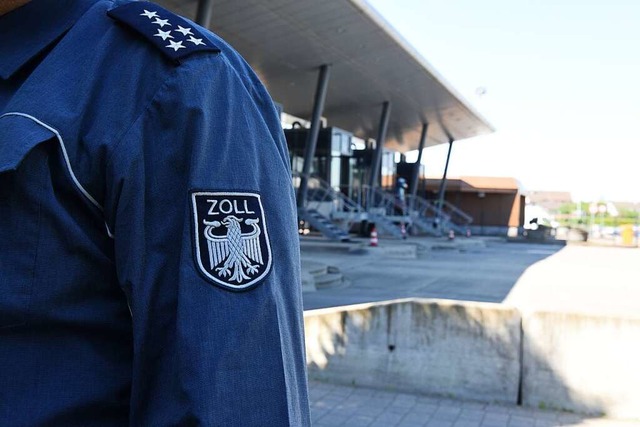 Der Autobahnzoll in Weil am Rhein, hie...mehrere Hundert Lastwagen abgefertigt.  | Foto: Jonas Hirt