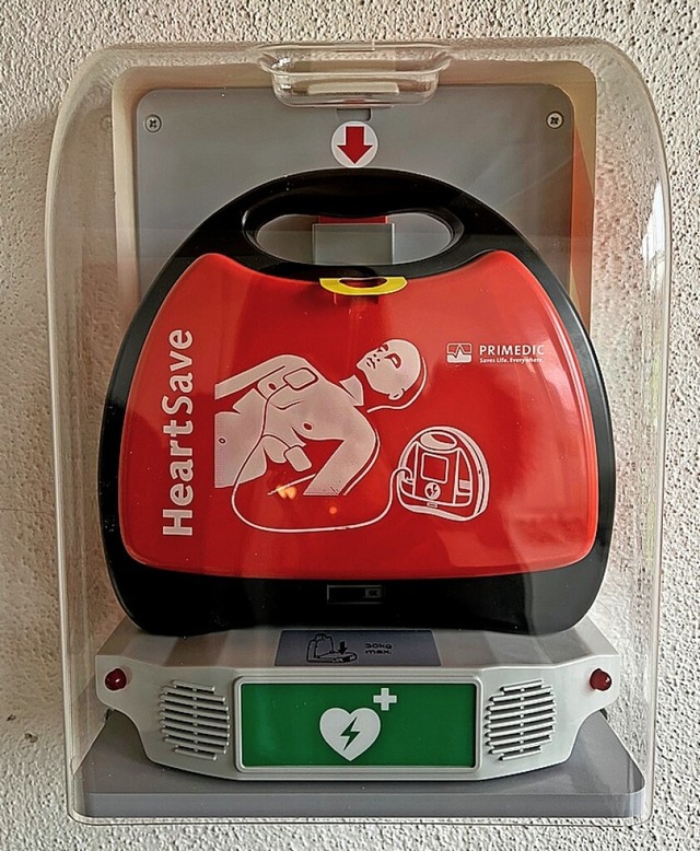 Ein Defibrillator kann Leben retten.  | Foto: Yvonne Adamczyk