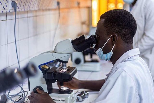 Menschen in Burkina Faso hoffen auf einen neuen Malaria-Impfstoff