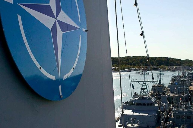 Schiffe der Nato-Marine zur Minenbekm...in der finnischen Hafenstadt Turku an.  | Foto: Roni Lehti (dpa)