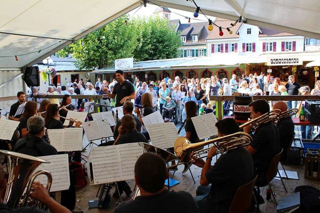 Tradition: Die Kanderner Stadtmusik sp... des Budenfests (Archivfoto von 2015.)  | Foto: Reinhard Cremer