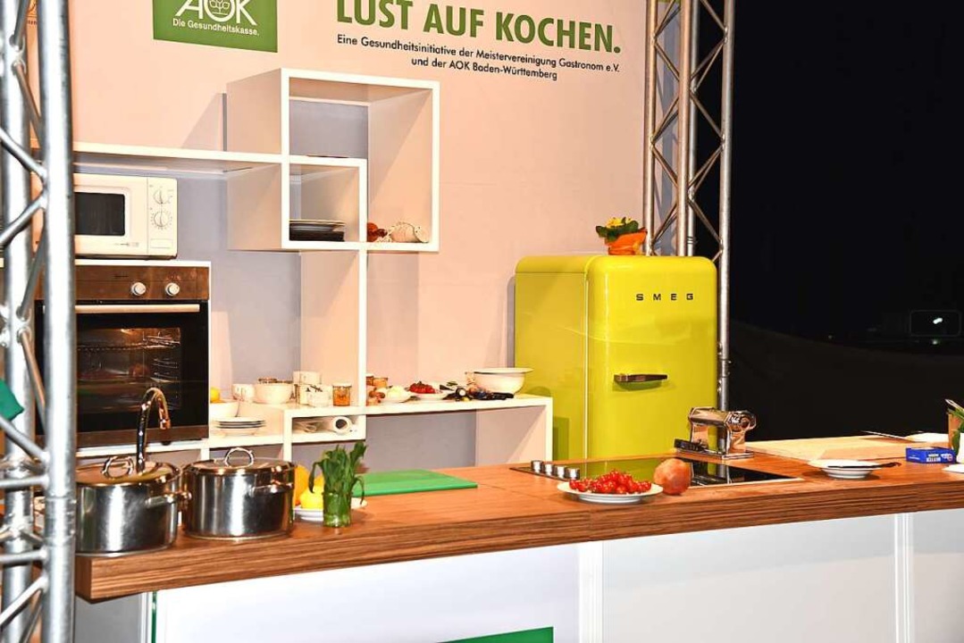 Am Dienstag, 24. Mai, wird der Burghof Lörrach zur Showküche.  | Foto: AOK