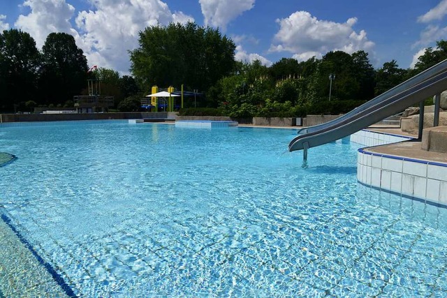 Die Becken im Freibad werden alle weiterhin beheizt.  | Foto: Ingrid Bhm-Jacob