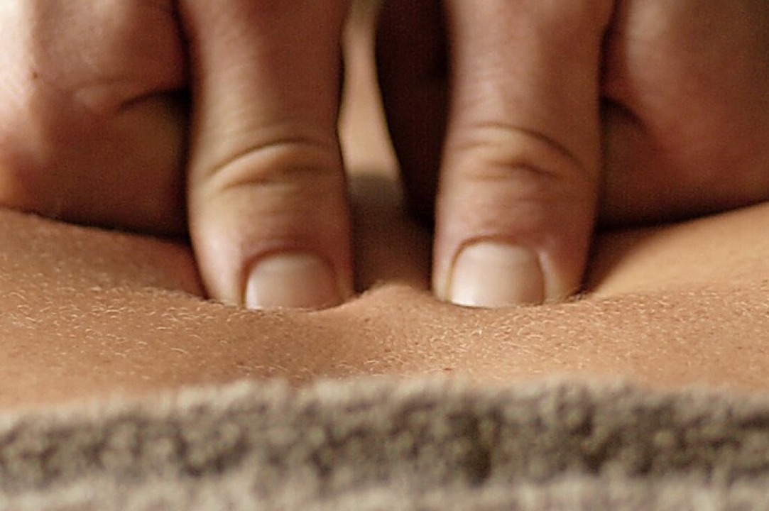 Welche Hände massieren wirklich gut? D...einem Masseur ist nicht immer einfach.  | Foto: Georg Drexel