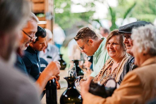 ber 750 begeisterte Weinfreunde feier...im die Vielfalt der Markgrfler Weine.  | Foto: Johannes Meger Photography