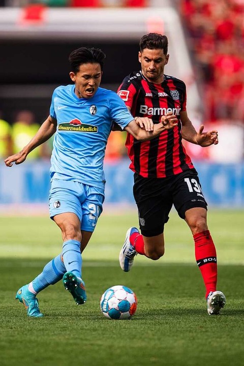 Gegen Leverkusen war Jeong gewohnt fleißig aktiv.  | Foto: Marius Becker (dpa)