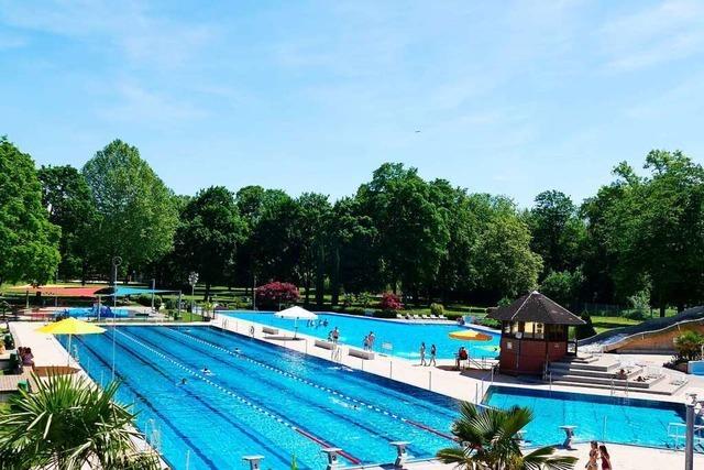 Das Breisacher Waldschwimmbad hat am Samstag die Saison erffnet