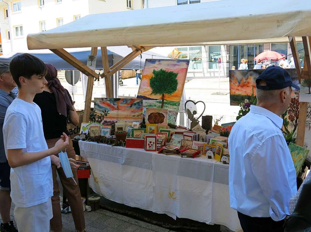 Ein vielfltiges Angebot auf dem Hobby- und Kreativmarkt lockte unzhlige Besucher in die Bonndorfer Innenstadt.