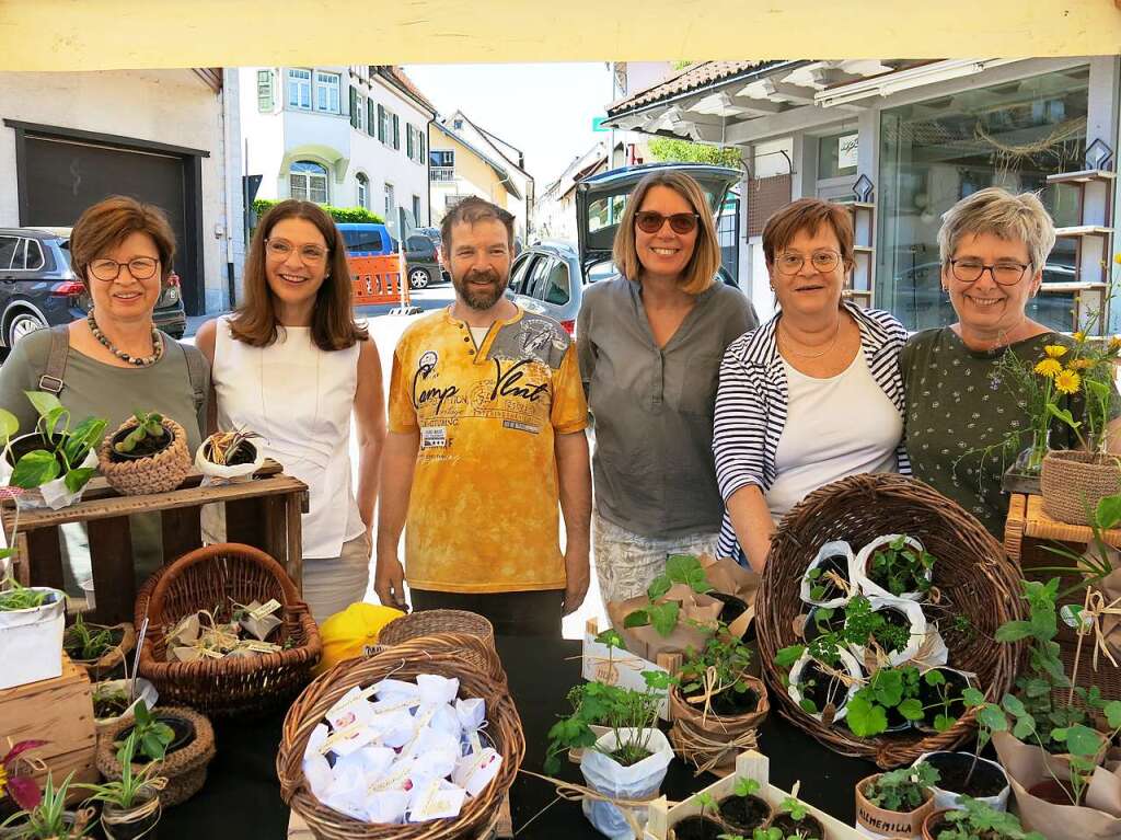 Ein vielfltiges Angebot auf dem Hobby- und Kreativmarkt lockte unzhlige Besucher in die Bonndorfer Innenstadt.