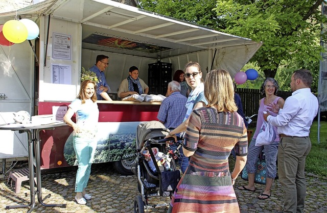 Viele Brgerinnen und Brger kamen zum...rt geplanten Dorftreff mit Dorfladen.   | Foto: Ruth Seitz