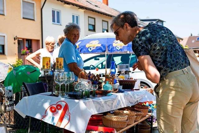 Fotos: Dorfflohmarkt in Pfaffenweiler lockt viele auf die Straen