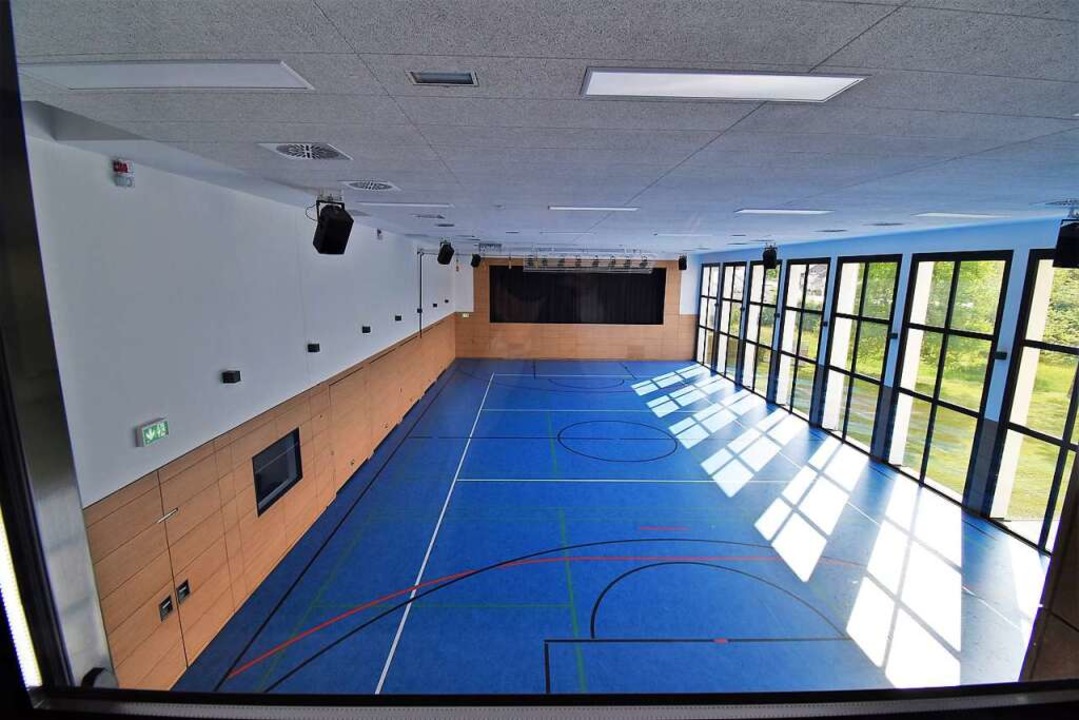 Platz fr Sport und Veranstaltungen bietet die Halle.  | Foto: Kathrin Blum